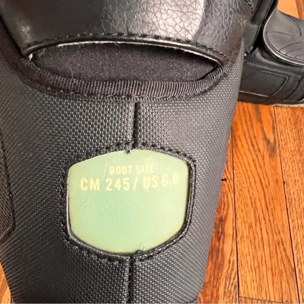 Head snowboard Boots size 5‎